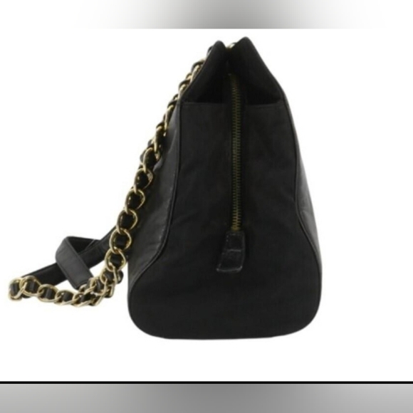 100% Authentic Prada Nero Soft Leather Chain Shoulder Bag - Picture 2 of 6